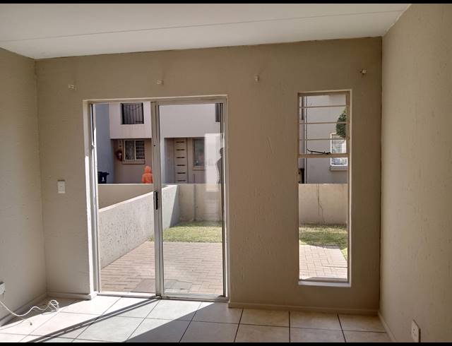 2 BEDROOM SECTIONAL TITLE FOR SALE IN KLIPPOORTJE
